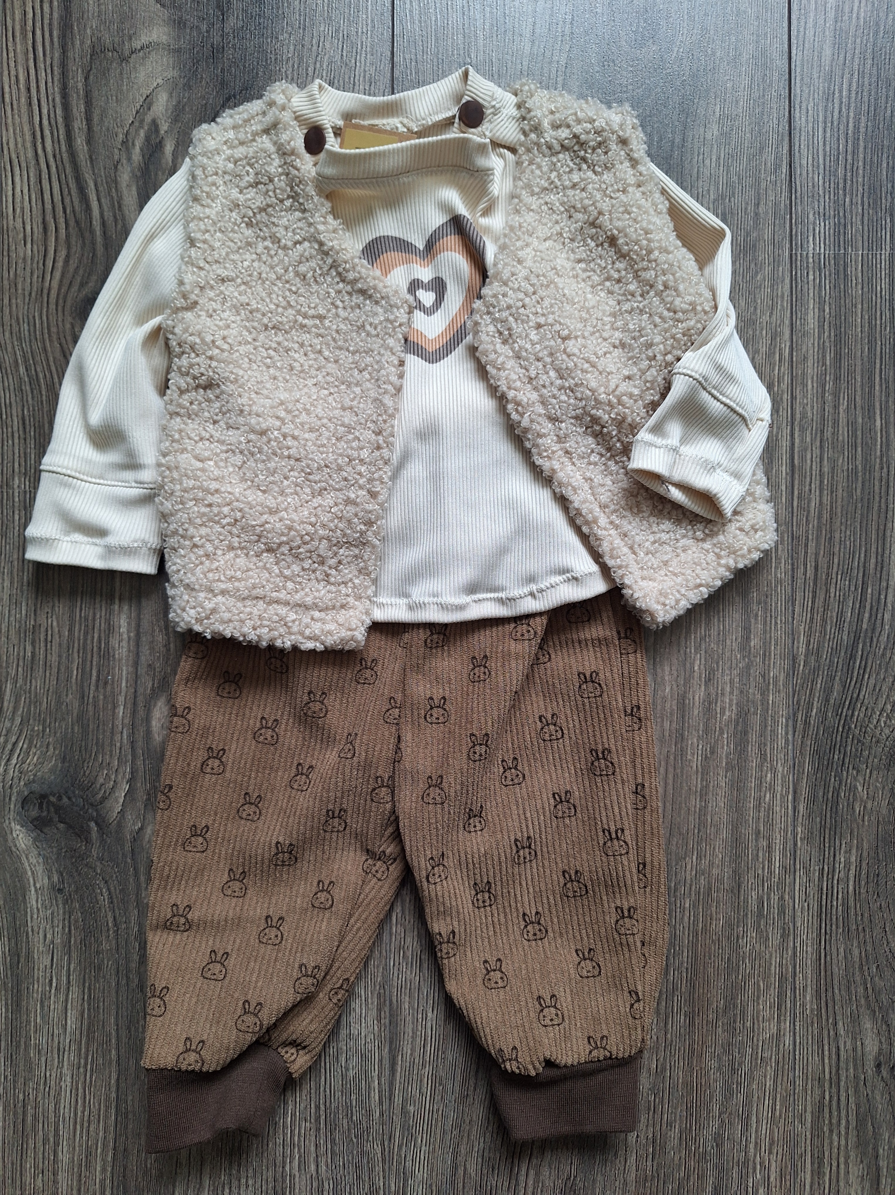 Setje maat 62
nr. 0068
25,00