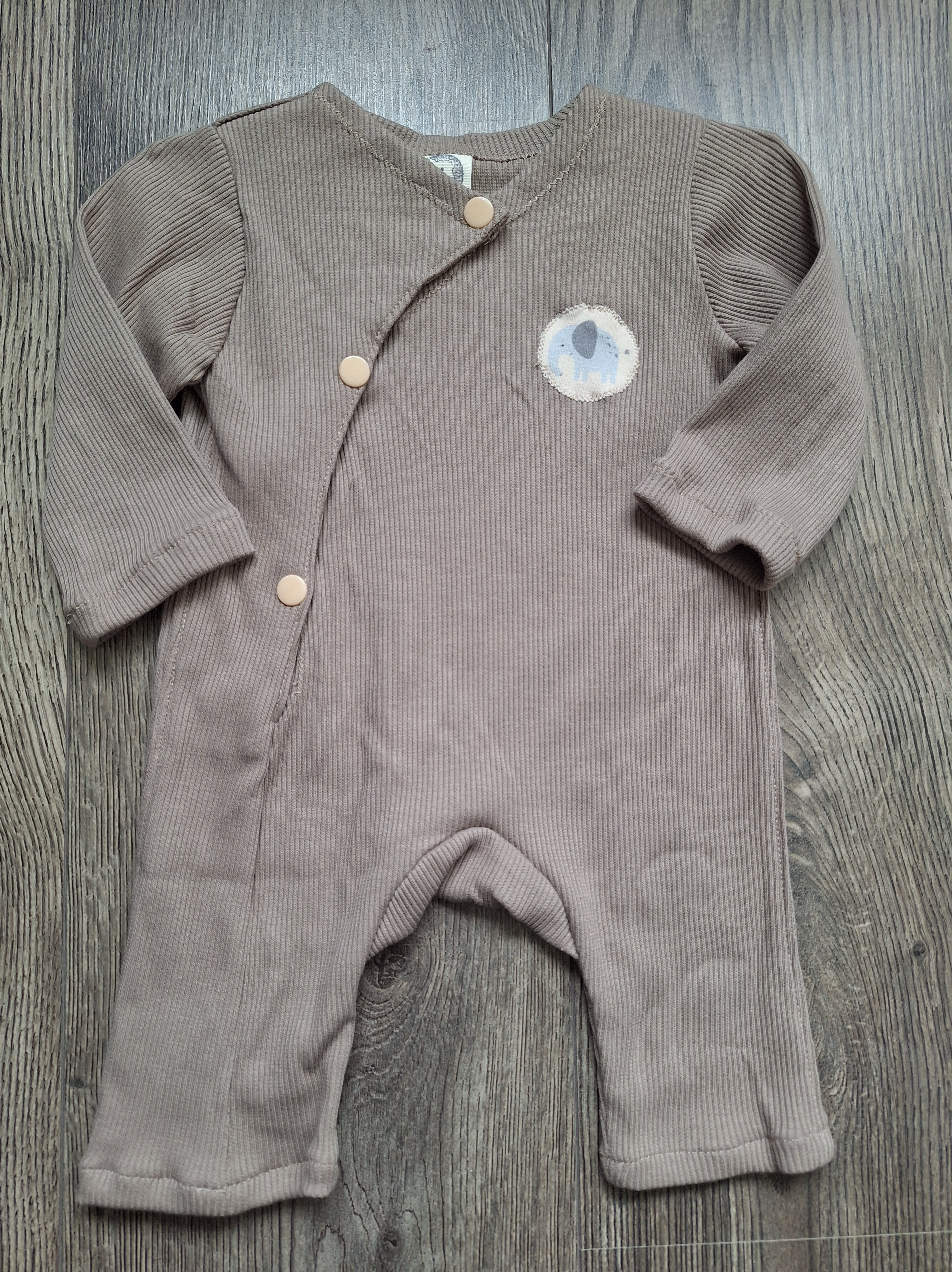 Boxpakje maat 62
nr. 0070
15,00